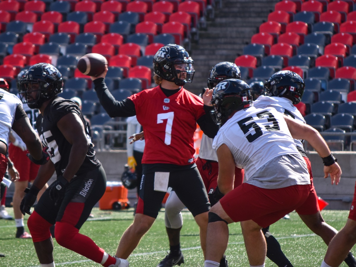 Devlin “Duck” Hodges to get first start in Redblacks’ final home game of 2021